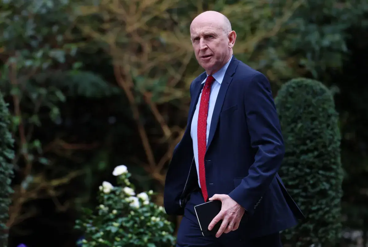 بريطانيا ترفض استبعاد مشاركة طائراتها في الغارات الجوية على إيران