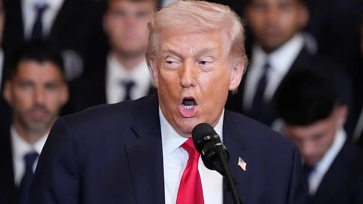 ترامب يدعو الإيرانيين إلى "إلقاء السلاح": إرسال قوات برية "مضيعة للوقت"