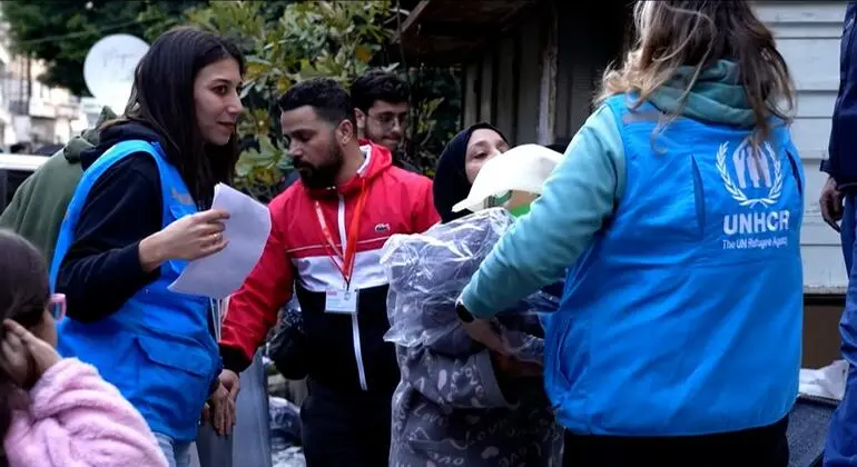 لبنان - تصاعد النزوح مع تكثيف الضربات: الآلاف اضطروا لمغادرة منازلهم في غضون دقائق بدون أي شيء