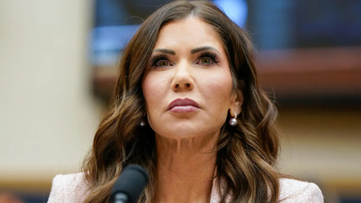 ترامب ينهي مهام وزيرة الأمن الداخلي بعد انتقادات لأحداث مينيابوليس والإنفاق