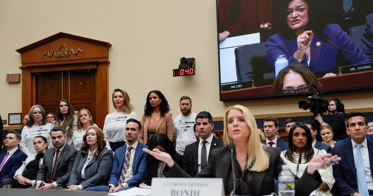 ملفات إبستين.. نشر سجلات استجواب امرأة وجهت اتهامات لترمب