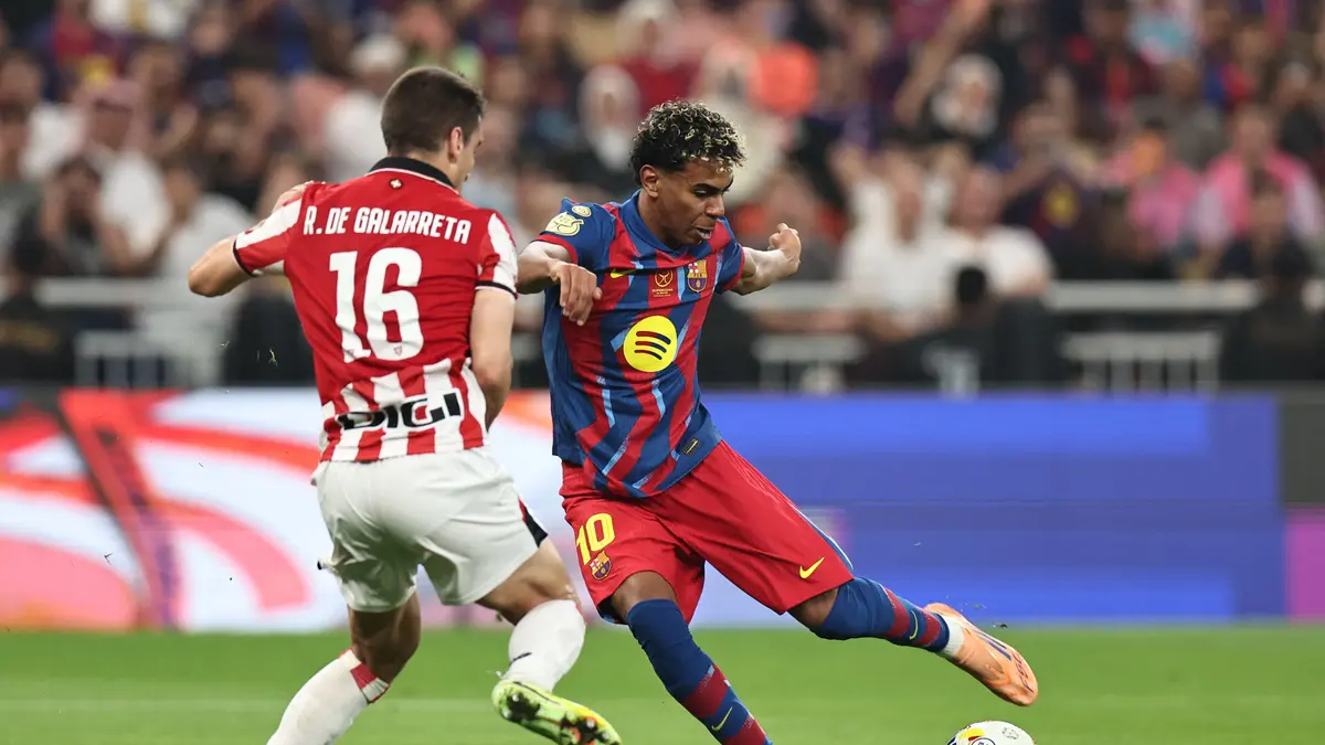 ما القنوات الناقلة لمباراة أتلتيك بيلباو وبرشلونة في الدوري الإسباني 2025-2026؟ وكيف تشاهدها عبر الإنترنت؟