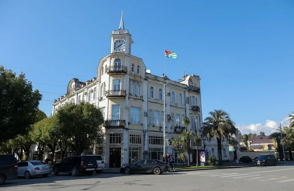 بعد اختراق عشرات المسيرات لأجوائها.. أبخازيا تتلقى رسالة دعم من أوسيتيا الجنوبية