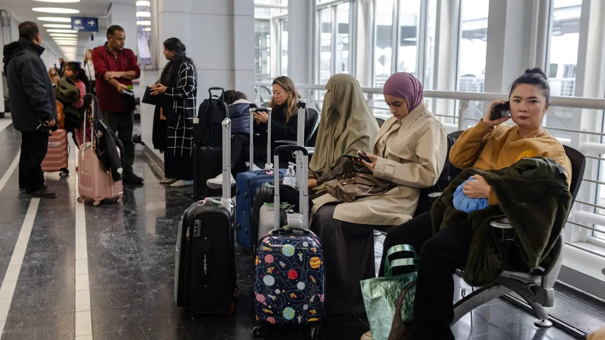 أكثر من 11 ألف رحلة جوية ملغاة..فوضى السفر بالشرق الأوسط برسوم بيانية