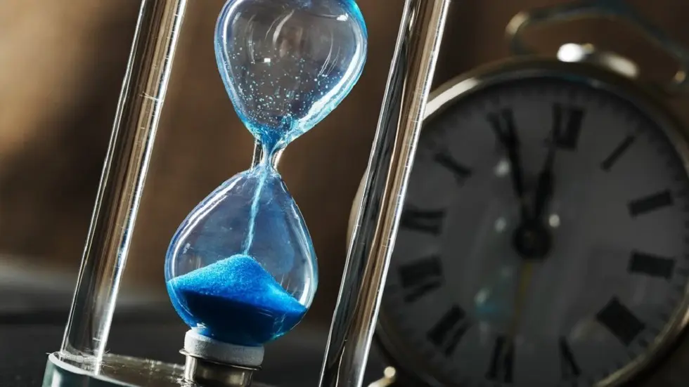 علماء روس يكتشفون أدلة تثبت إمكانية التحكم بإدراك الوقت عبر إيقاعات الدماغ