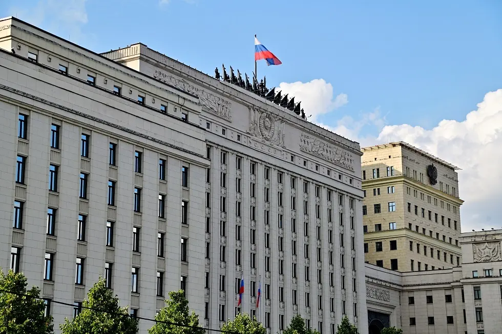 الدفاع الروسية تعلن استعادة 300 أسير في عملية تبادل مع كييف