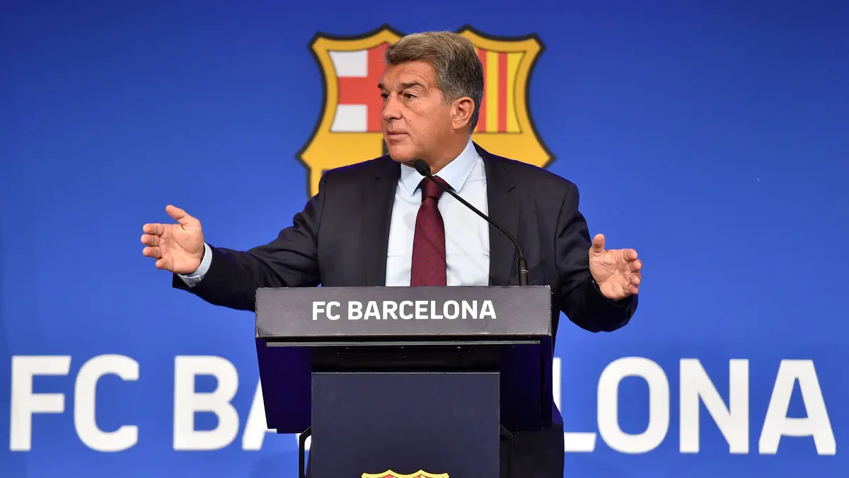 فونت يرد بعنف على لابورتا: أنت تتعاون مع مجرمين