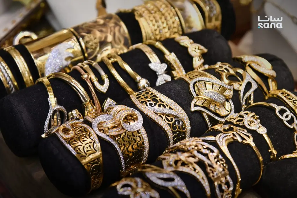 ارتفاع سعر الذهب عيار 21 قيراطاً 300 ليرة في السوق السورية
