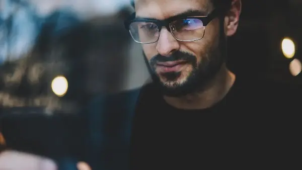 تطبيق Nearby Glasses يحذر المستخدمين من النظارات الذكية المحيطة بهم