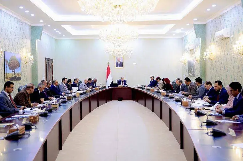 الحكومة اليمنية تقرّ برنامج عمل شاملاً لعام 2026