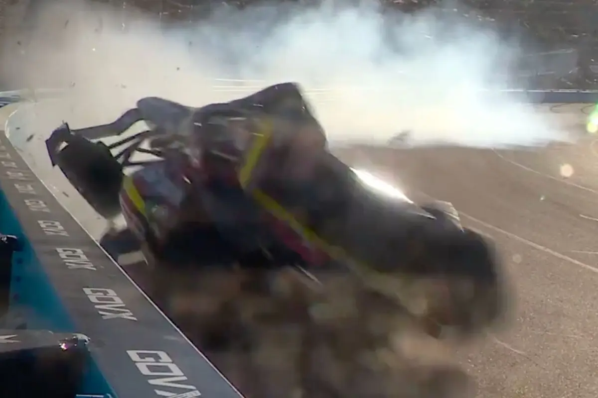 Felix Rosenqvist suffers violent crash in opening practice at Phoenix