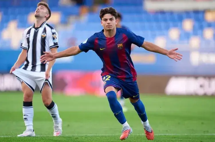 فليك: تشافي إسبارت يشبه فيليب لام