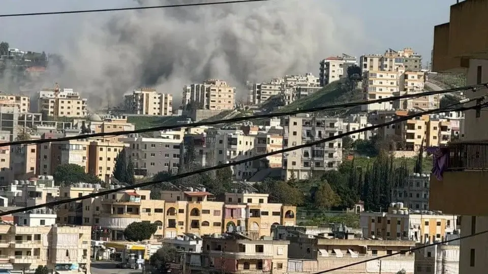 ثمانية قتلى في غارات إسرائيلية على صيدا وبعلبك في لبنان