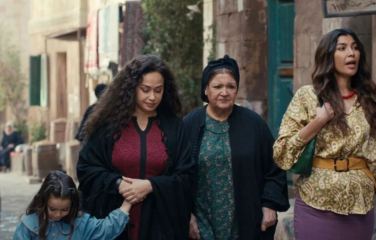 ميمي جمال تكشف كواليس خلاف هند صبري ومها نصار