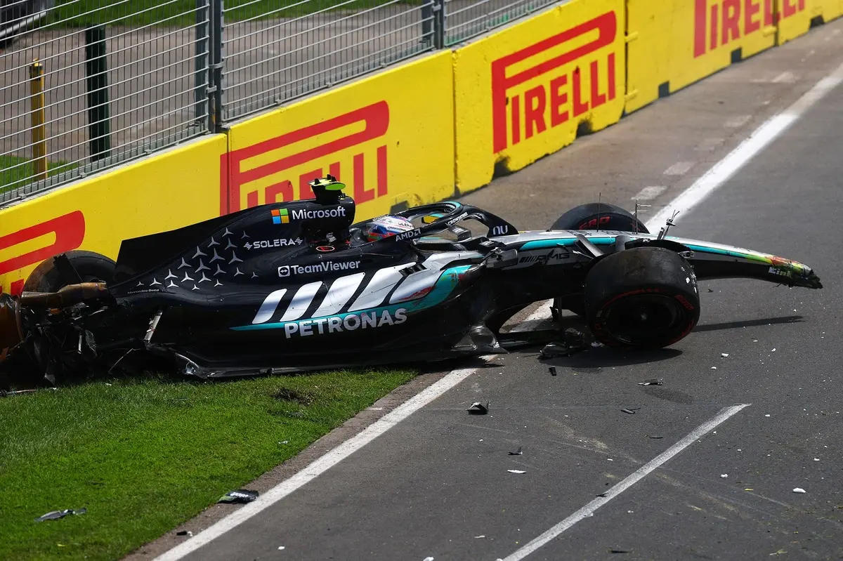 Kimi Antonelli suffers violent 17G crash in Australian GP final practice