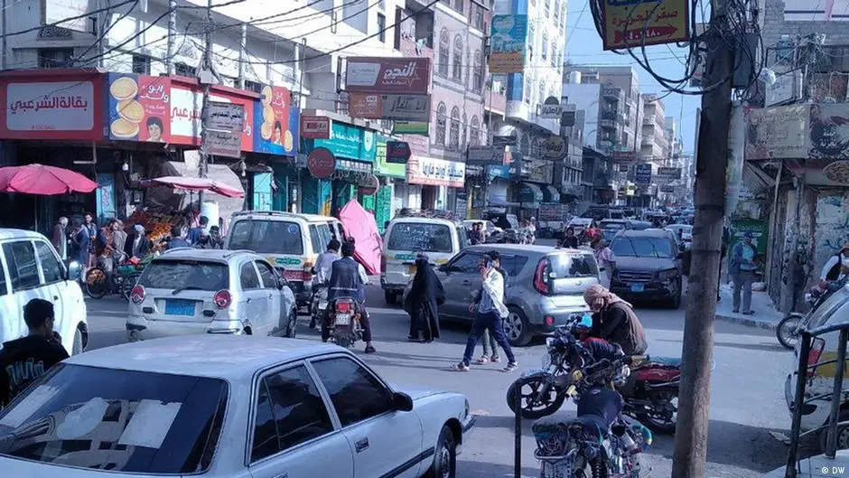 ظلال حرب إيران على اليمن.. خوف من المجهول وأمل بكسر الركود