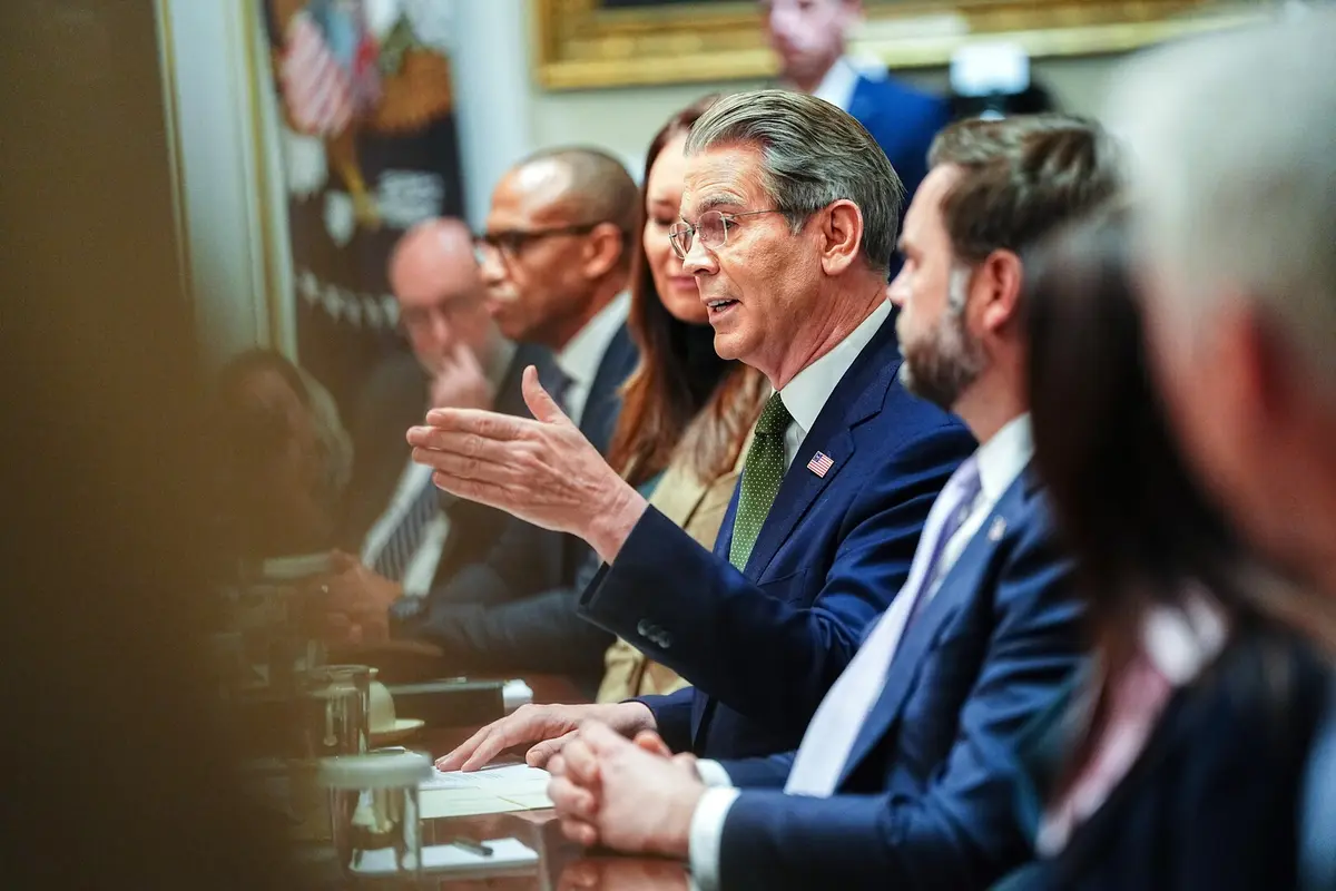 وزير الخزانة الأمريكي: قد نرفع العقوبات عن مزيد من النفط الروسي