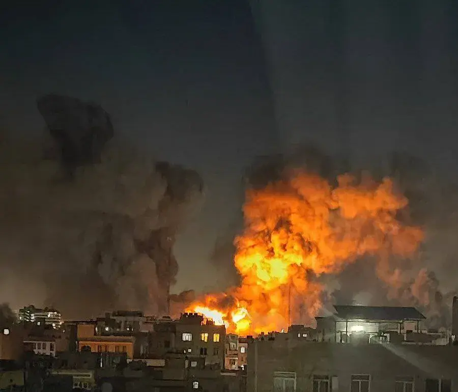 ترمب يرهن وقف الحرب بـ«استسلام» إيران