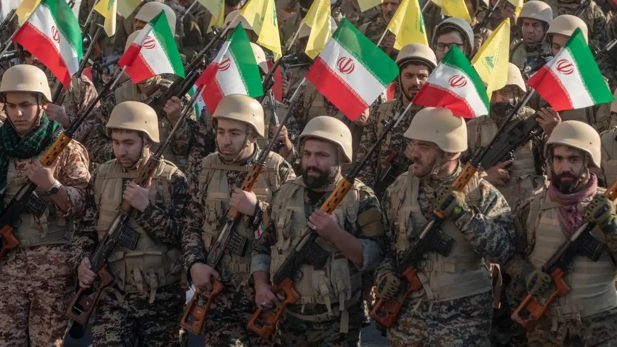 الحرس الثوري يتوعد القوات الأمريكية عند مضيق هرمز وسط صراع على إمدادات الطاقة