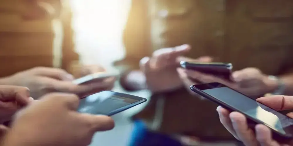 هاشتاق عربي - ما تأثير الهواتف على طاقة وتركيز الصائمين؟