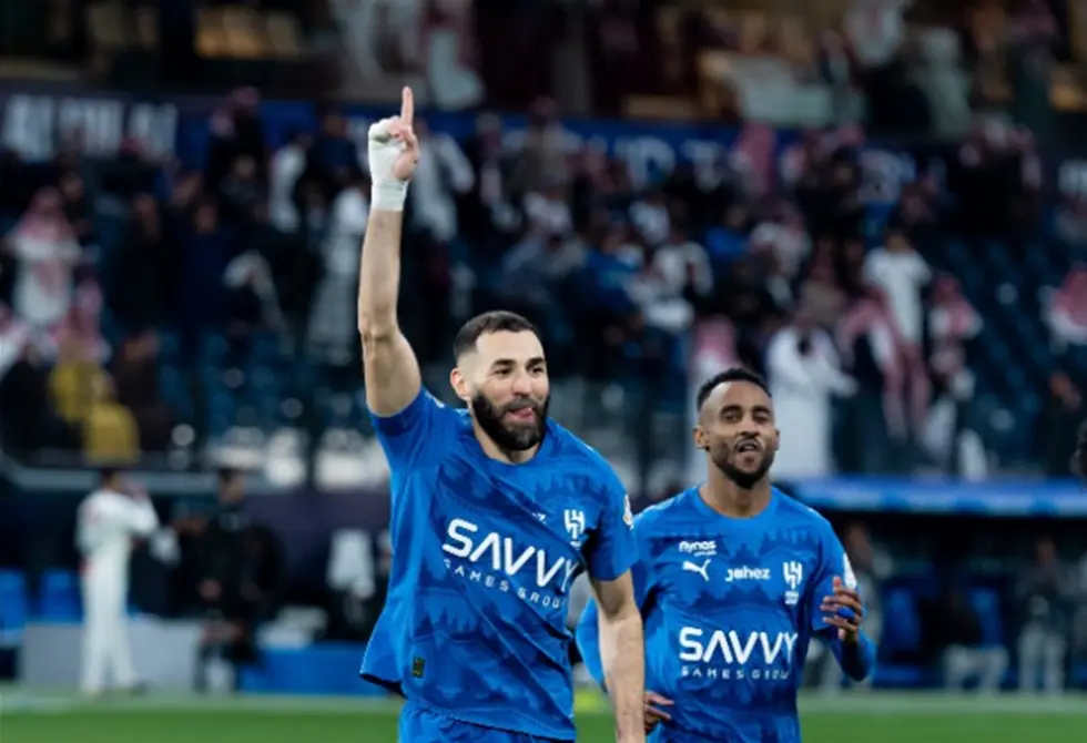 الهلال يكتسح النجمة برباعية في ليلة تألق بنزيما