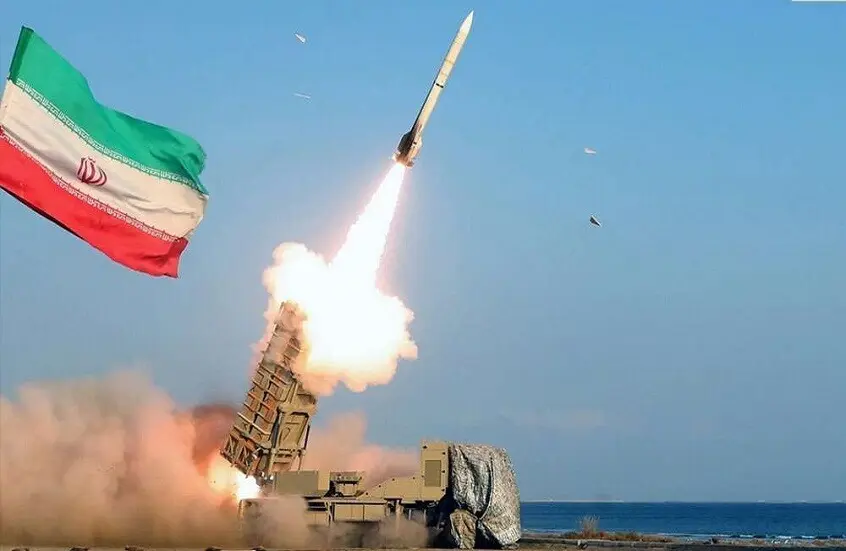 الجيش الإسرائيلي يعلن رصد صواريخ أُطلقت من إيران باتجاه إسرائيل