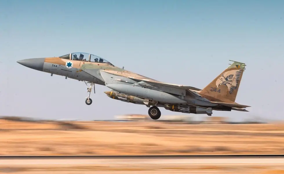 الجيش الإسرائيلي يعلن شن أكثر من 80 مقاتلة هجوما على طهران الليلة الماضية