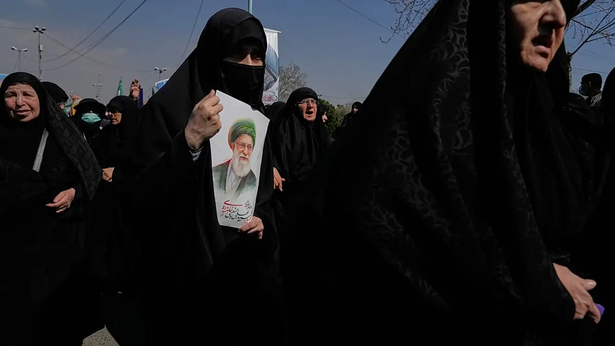 اليوم الثامن من الحرب: قصف متواصل على إيران وكاتس يحذر لبنان من عدم نزع سلاح حزب الله