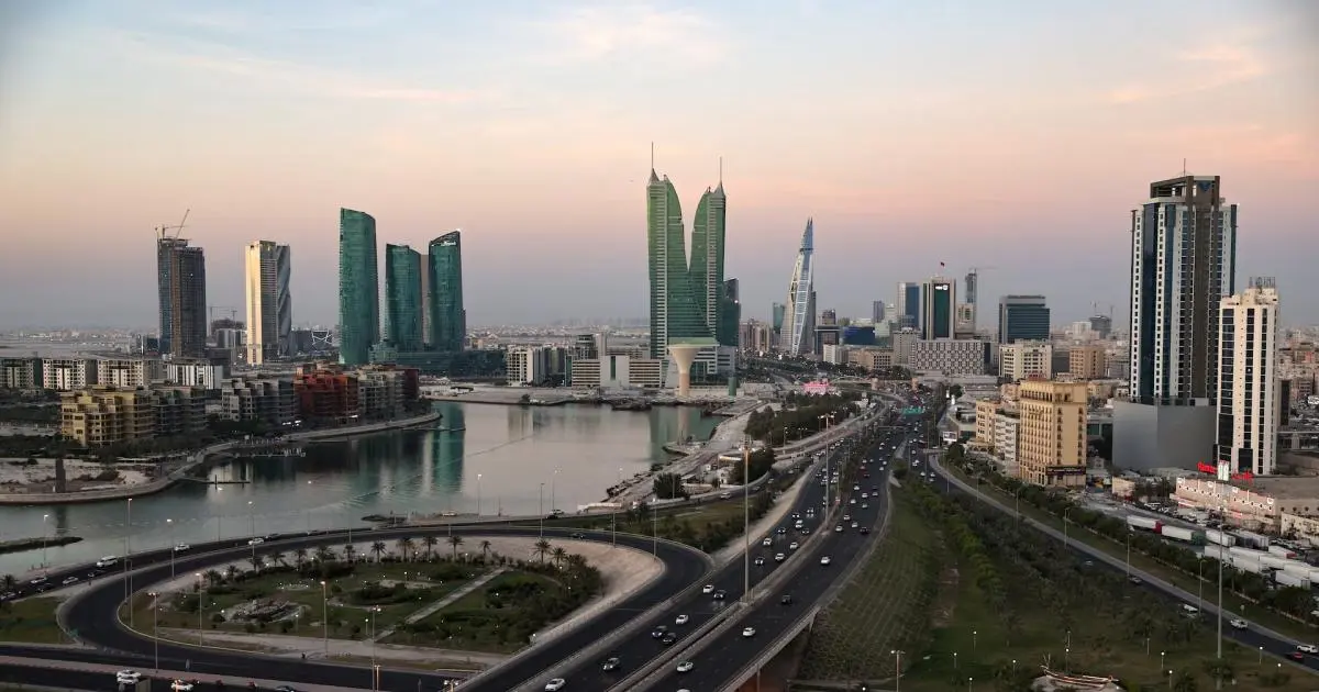 البحرين تحظر التجمعات في الشوارع والميادين العامة