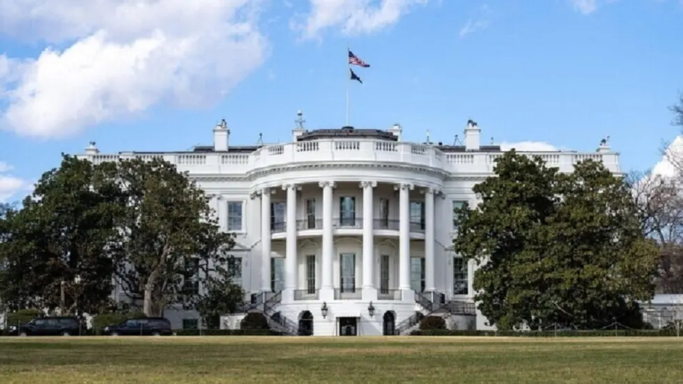 البيت الأبيض يوضح معنى تصريحات ترامب عن "استسلام إيران غير المشروط"