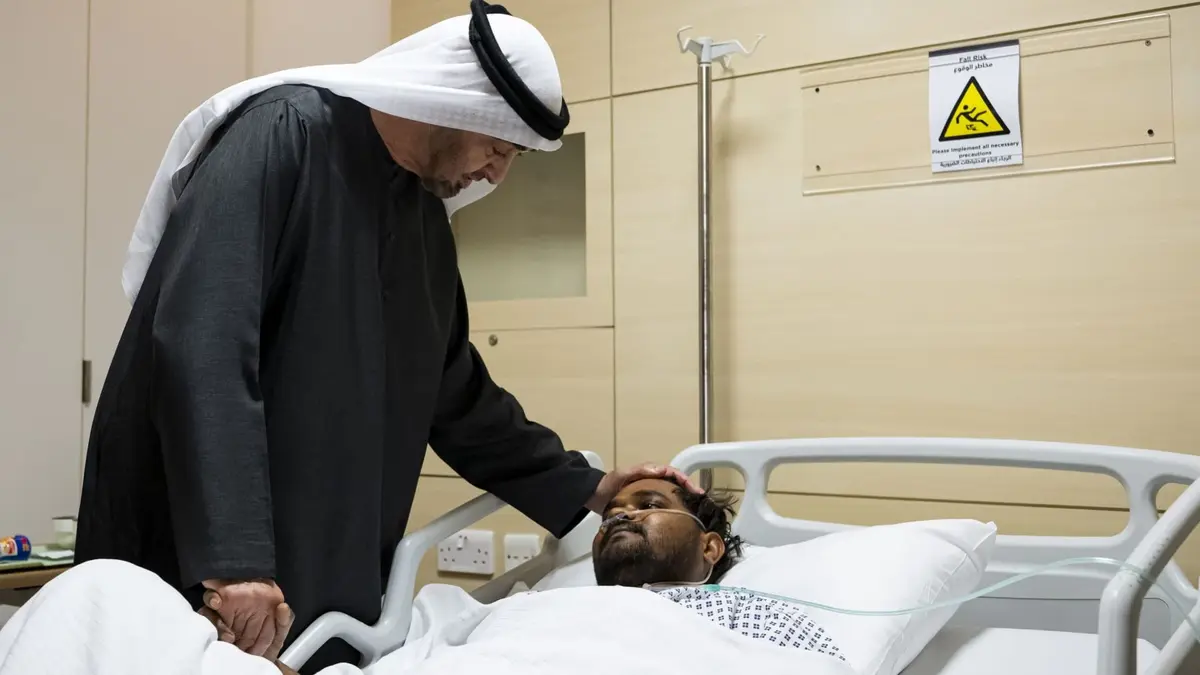 "سلامتكم وسلامة كل من يعيش في الإمارات مسؤولية وأمانة".. محمد بن زايد لمصابي الهجمات الإيرانية