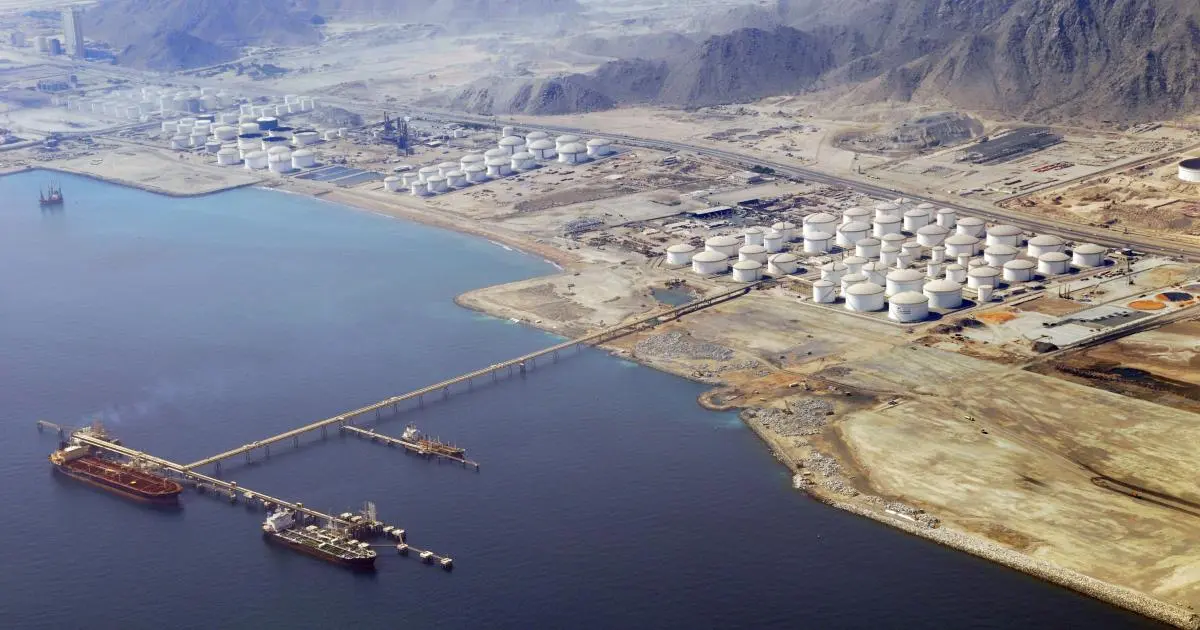 الإمارات.. السيطرة على حريق بمنشأة بترولية في الفجيرة