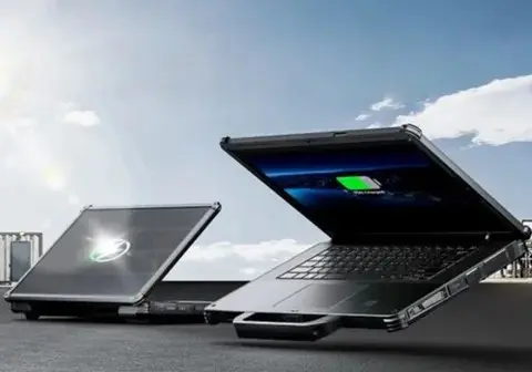 حاسوب RG14-P من أوكيتيل يتألق بلوحات شمسية وبطاريات قابلة للتبديل - التقنية بلا حدود