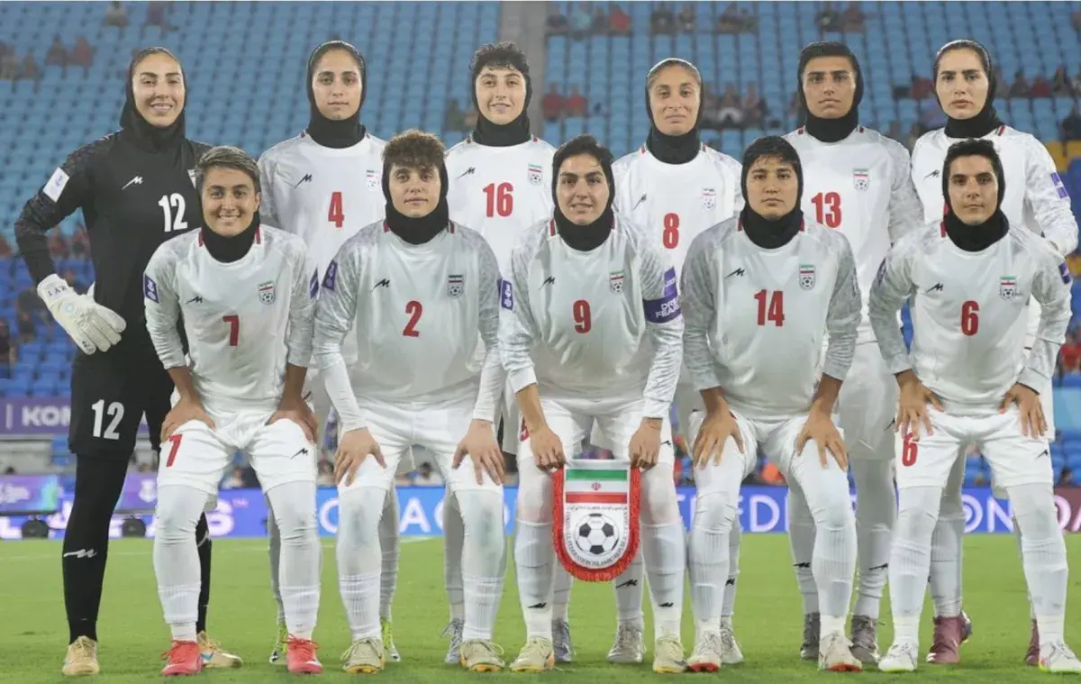 التلفزيون الإيراني يهاجم لاعبات منتخب بلاده: «خائنات في زمن الحرب»!