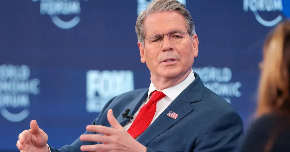 واشنطن تبحث رفع العقوبات عن المزيد من النفط الروسي