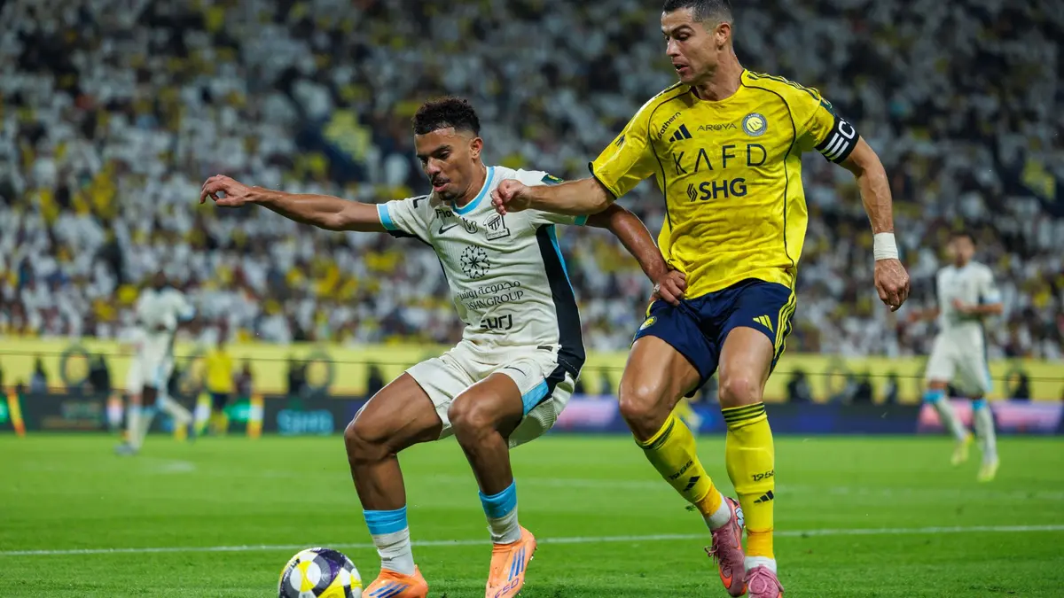 تذاكر نصف نهائي أغلى الكؤوس: صدام العمالقة وموقعة "كلاسيكو السعودية" المنتظرة!