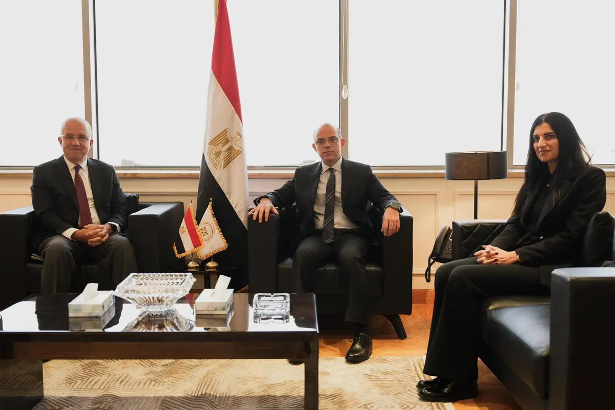 وزير الاستثمار يبحث مع رئيس اتحاد الصناعات دعم التنافسية الصناعية وزيادة الصادرات