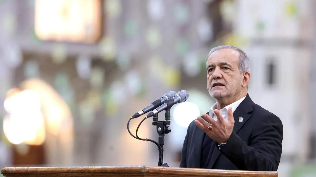 الرئيس الإيراني يعتذر لدول الجوار العربية ويتعهد بعدم استهدافها ما لم تهاجَم إيران من أراضيها