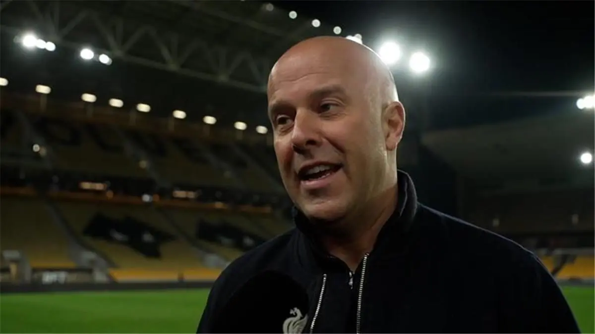 ميرفي: شيء واحد يمنع سلوت من الرحيل عن ليفربول