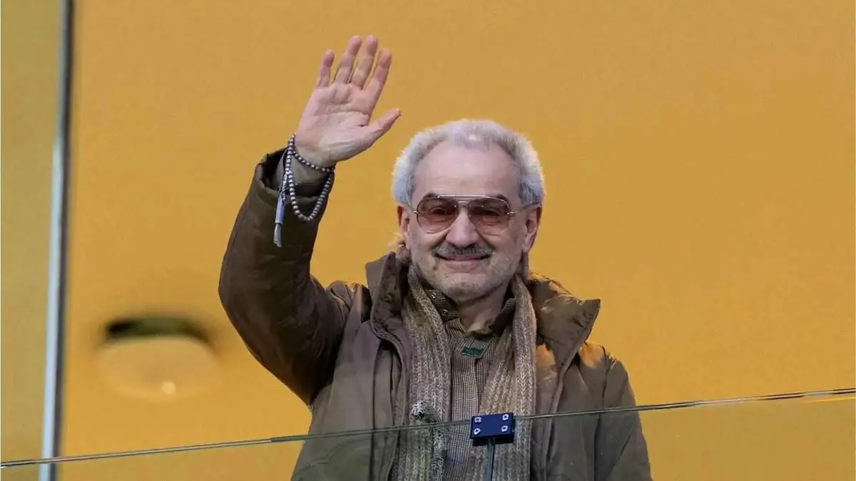 رد فعل الوليد بن طلال بعد اكتساح الهلال للنجمة (فيديو)