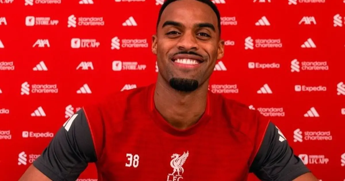 ليفربول يمدد عقد الهولندي غرافنبيرخ لعدة مواسم