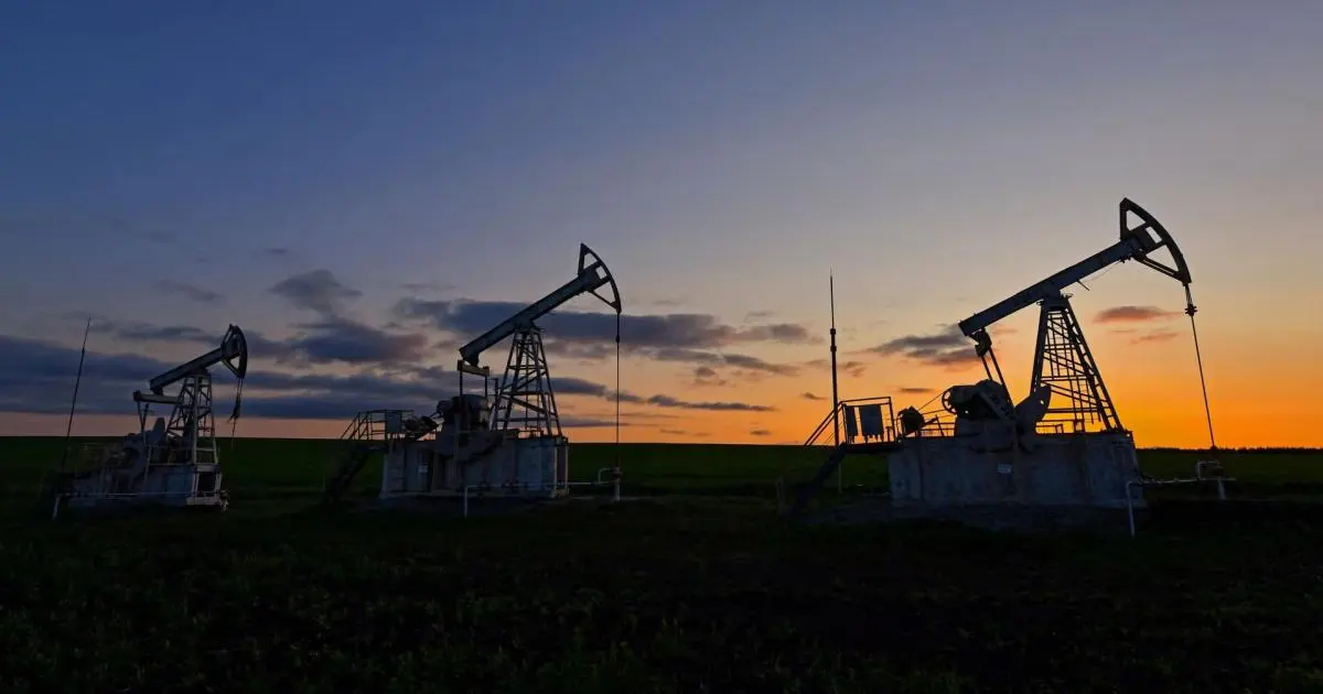 الكويت تعلن خفضاً احترازياً لإنتاج وتكرير النفط