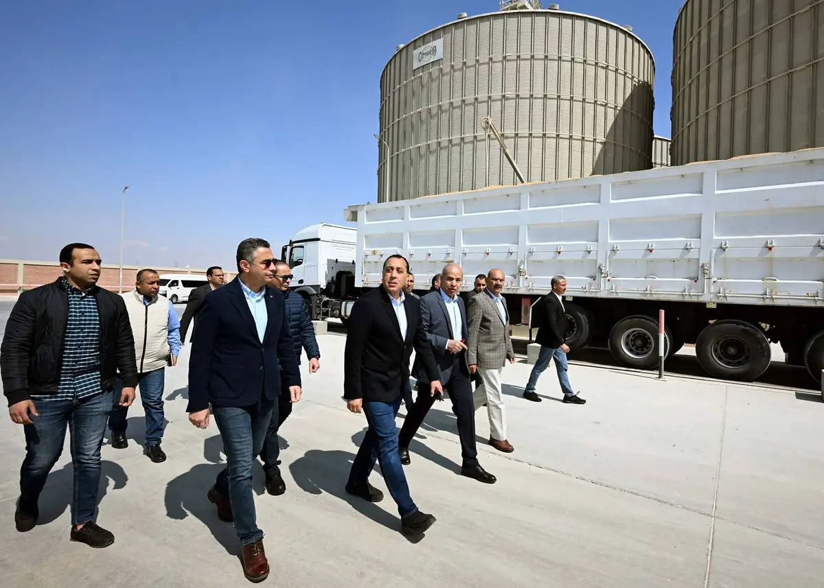 رئيس الوزراء يتفقد صومعة عتاقة بالسويس: منظومة حديثة لتخزين القمح تعزز المخزون الاستراتيجي