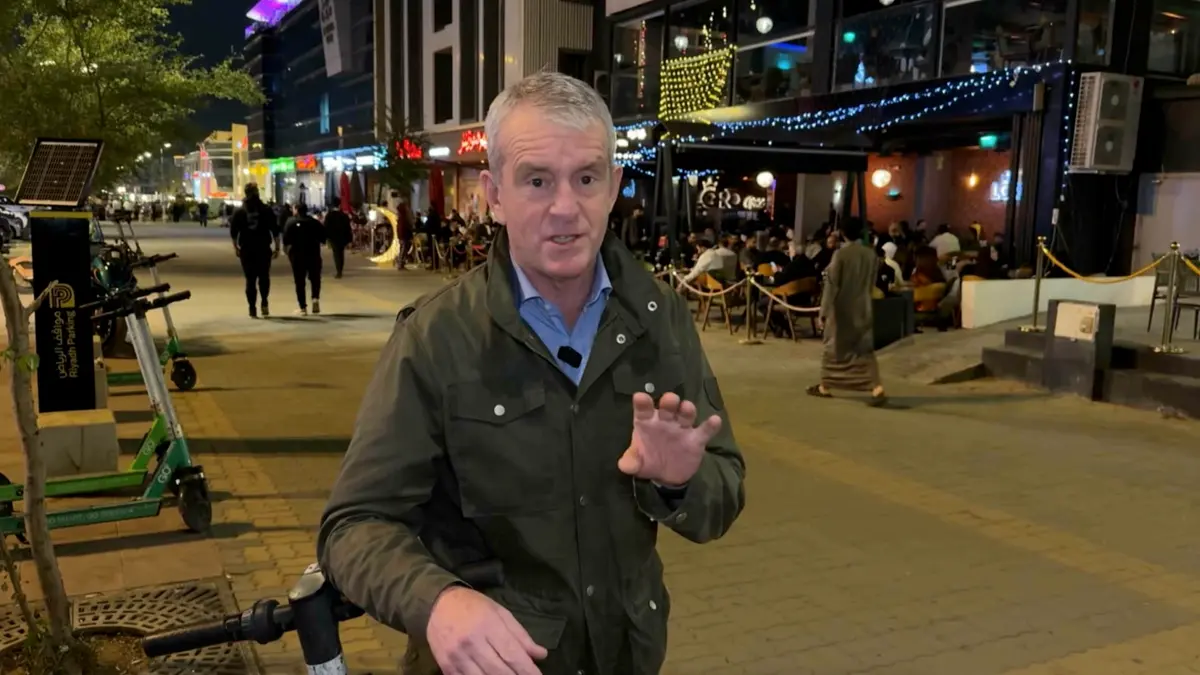 كاميرا CNN توثق رودو فعل سكان الرياض من حرب أمريكا وإسرائيل ضد إيران