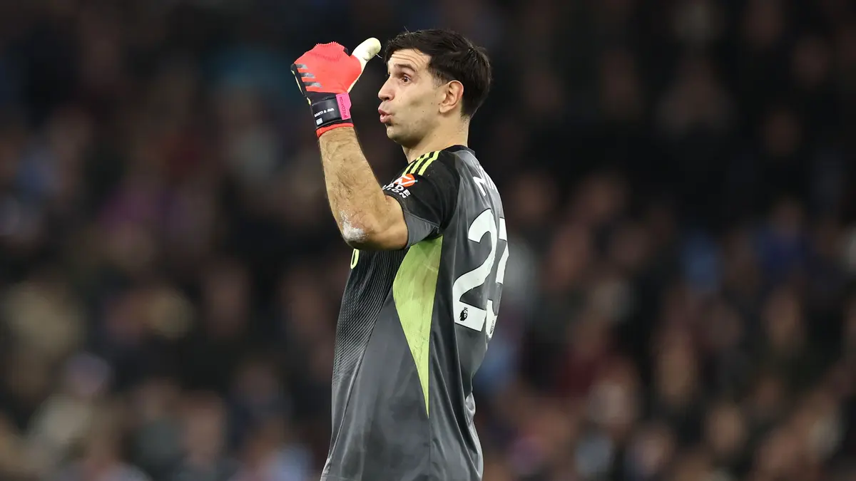 هل تحرمه من المونديال؟.. خطر الإيقاف يداهم "قفاز" الأرجنتين