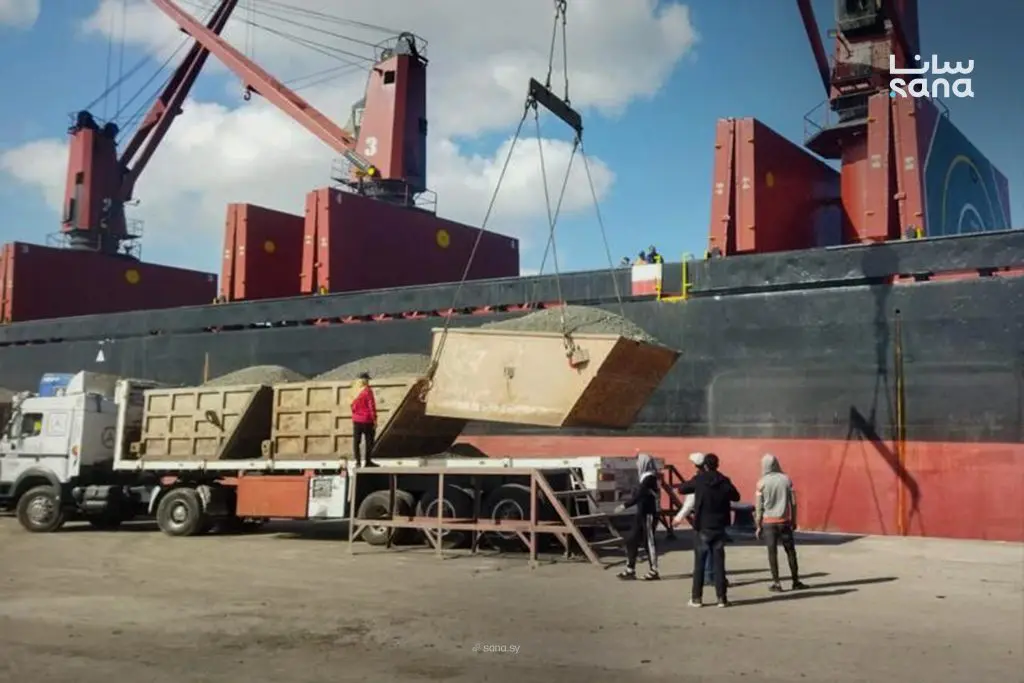 شركة عمران السورية تتسلم من مصر شحنات مواد أولية لصناعة الإسمنت