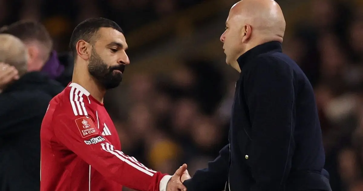 سلوت يشرح كيف تسبب محمد صلاح في التشكيك في قرار تحكيمي؟