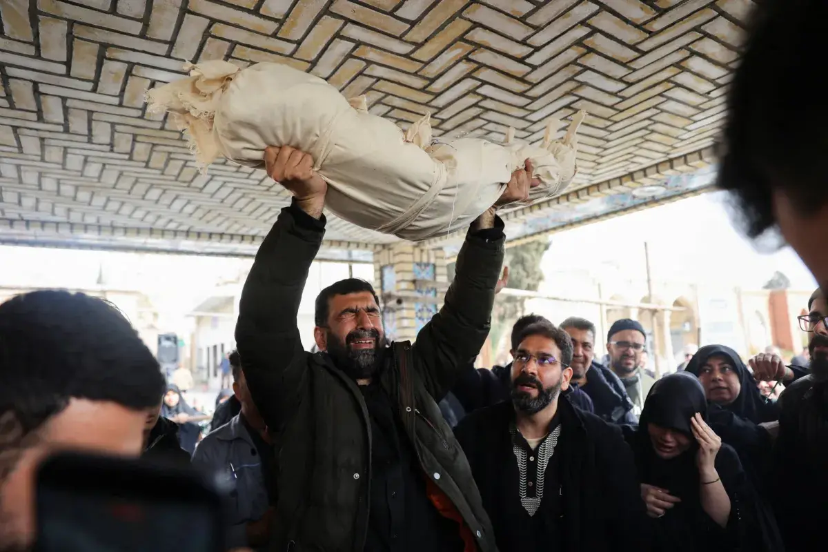 خبراء: الحرب الأميركية على إيران تنتهك القانون الدولي