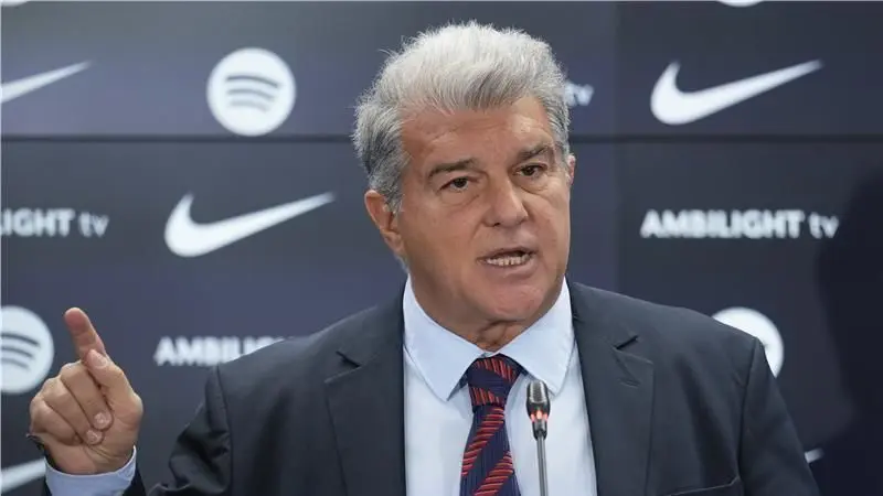 وصفه بـ"رئيس حقبة نيجريرا".. لابورتا يرد على فونت: أنت "بوق" لمدريد