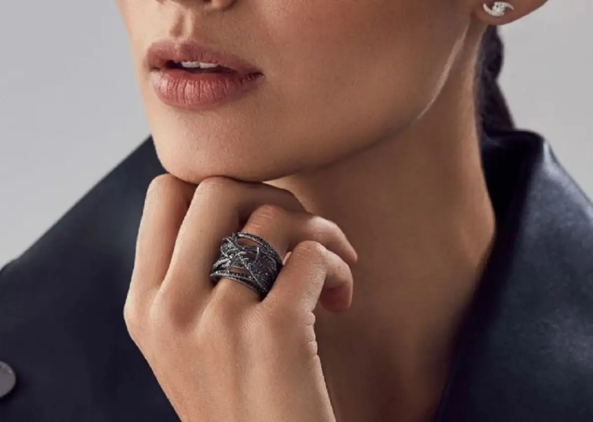 الألماس الأسود ... فخامة تعكس قوتك في اليوم العالمي للمرأة